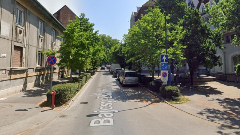 Kaposváron parkolóhelyeket zárnak le.