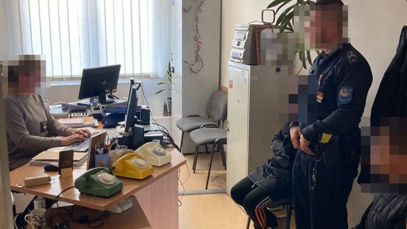 Hát nem hiszem el, hogy Nyíregyházán ekkora a helyzet, hogy ezt már ipari méretekben lopják! Teljesen mindegy, hogy közterületről van szó, csak fogják és elviszik!