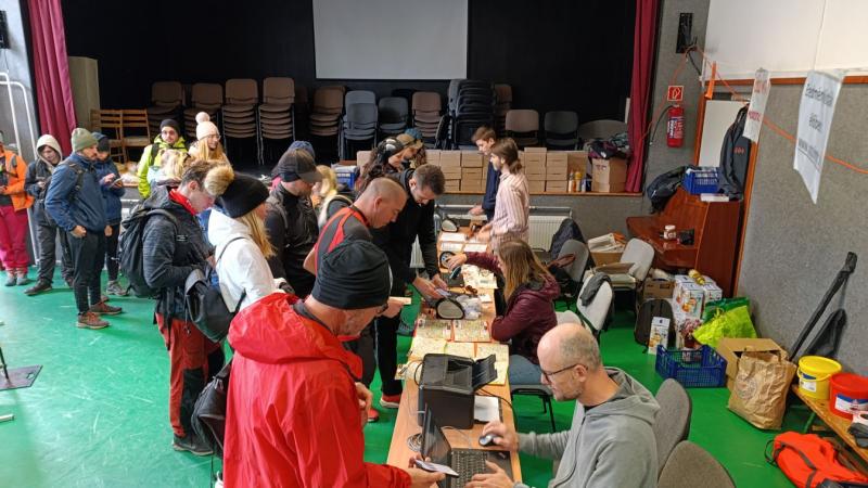 Több mint ezer bátor túrázó indult el a varázslatos Mátra erdeibe az őszi teljesítménytúra keretében.