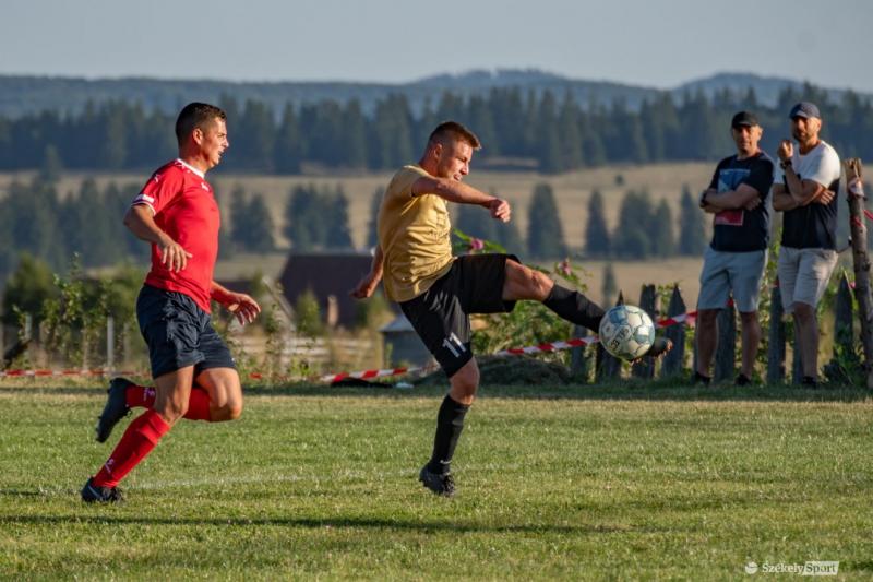 Még egy lépcsőfokot kell megmászniuk a megyei labdarúgócsapatoknak a 3. Ligához való feljutás érdekében | Székely Sport