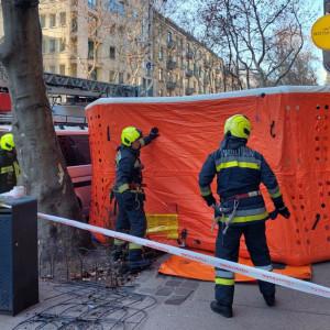 Öngyilkossági kísérlethez riasztották a hatóságokat a Mester utcában.