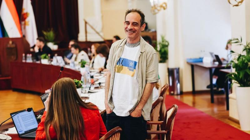 Balliberális politikus a 444 munkatársáról: három nap elteltével sem volt képes egyetlen hazugságát sem elismerni, hogy tévedett.