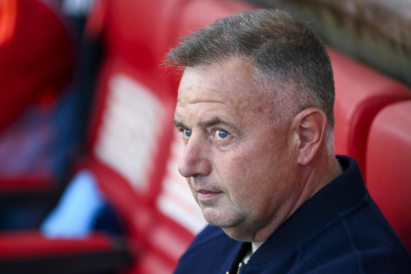 Révész Attila megosztotta, hogy négy magyar edző neve merült fel a közelmúltban, és jelenleg nem terveznek külföldi szakemberek bevonását. | M4 Sport