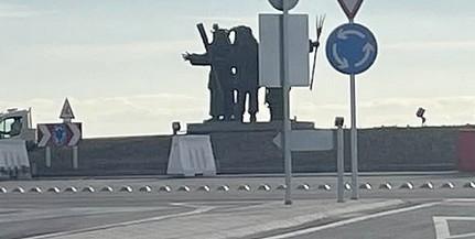 Mohácson ünnepélyesen megnyitották Baranya megyében az első turbó körforgalmat, amely új szintre emeli a közlekedést a régióban.