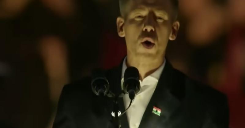 Rákosi Mátyás is megirigyelné, ahogy a Telex a maga módján isteníti Magyar Pétert. | Demokrata