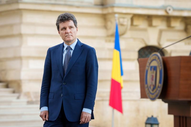 Nicușor Dan: A béke vágyakozása mellett cselekednünk is kell érte | Krónika

Nicușor Dan hangsúlyozta, hogy a béke elérése nem csupán szándék kérdése, hanem aktív lépéseket is igényel. A politikai vezetők felelőssége, hogy ne csak beszéljenek a harmóniáró